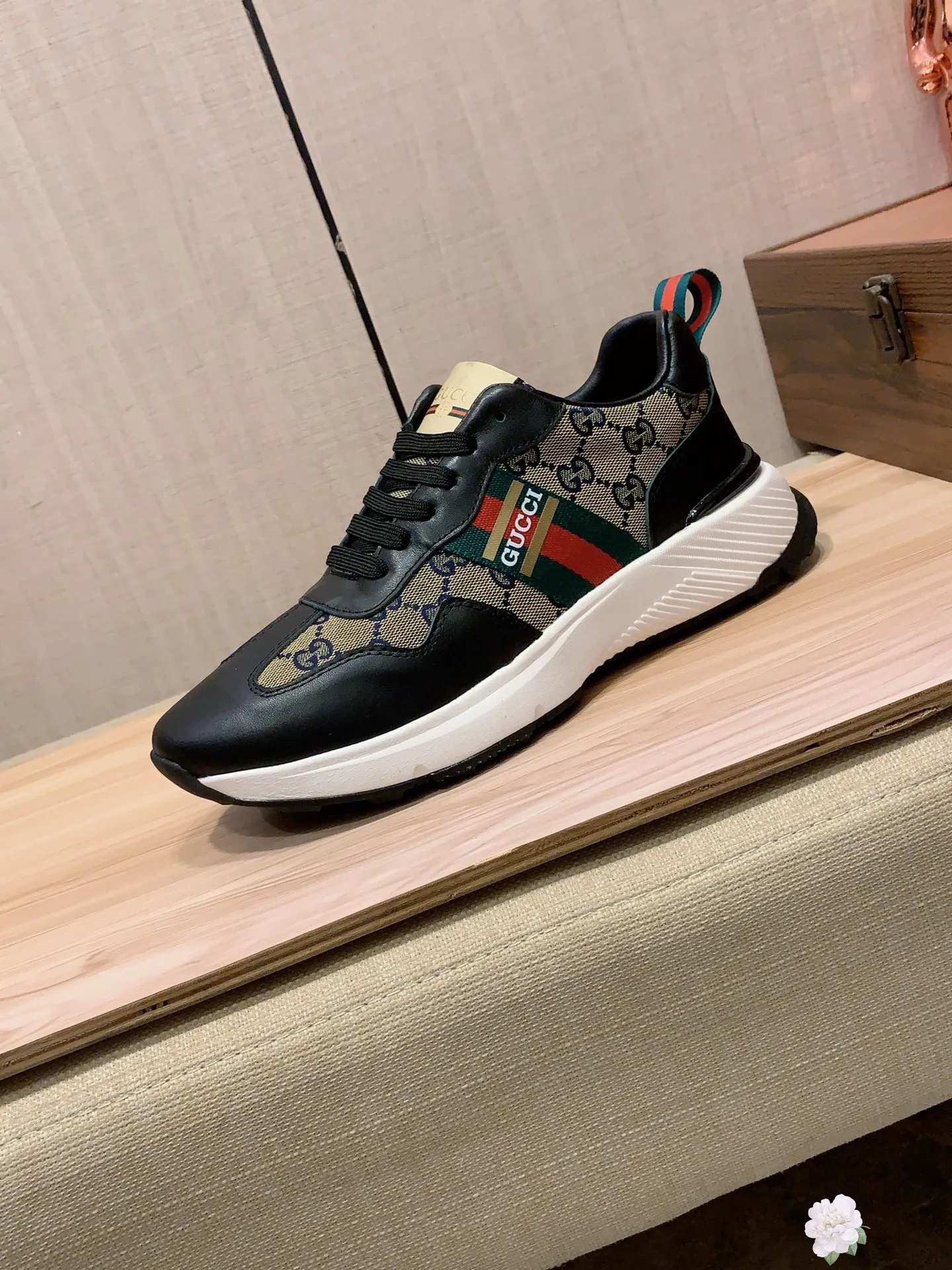 Men's men's shoes💰460💰💰🎩🎩[Lightning][Lightning] "Gucci*" The latest • popular casual shoes, top brand [seduce] luxury ~ purchasing agency, top ~ quality. [Strong] The upper is made of imported breathable cowhide with woven material ➕ breathable sheepskin feet (•) and fine workmanship. The original stylish and stylish soft rubber wear-resistant and non-slip outsole is light and comfortable on the feet. The real thing looks better when photographed. 010: Size: 38-44, 4️⃣ colors selected